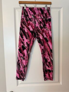 lululemon athletica Pink & Black Abstract Print Leggings